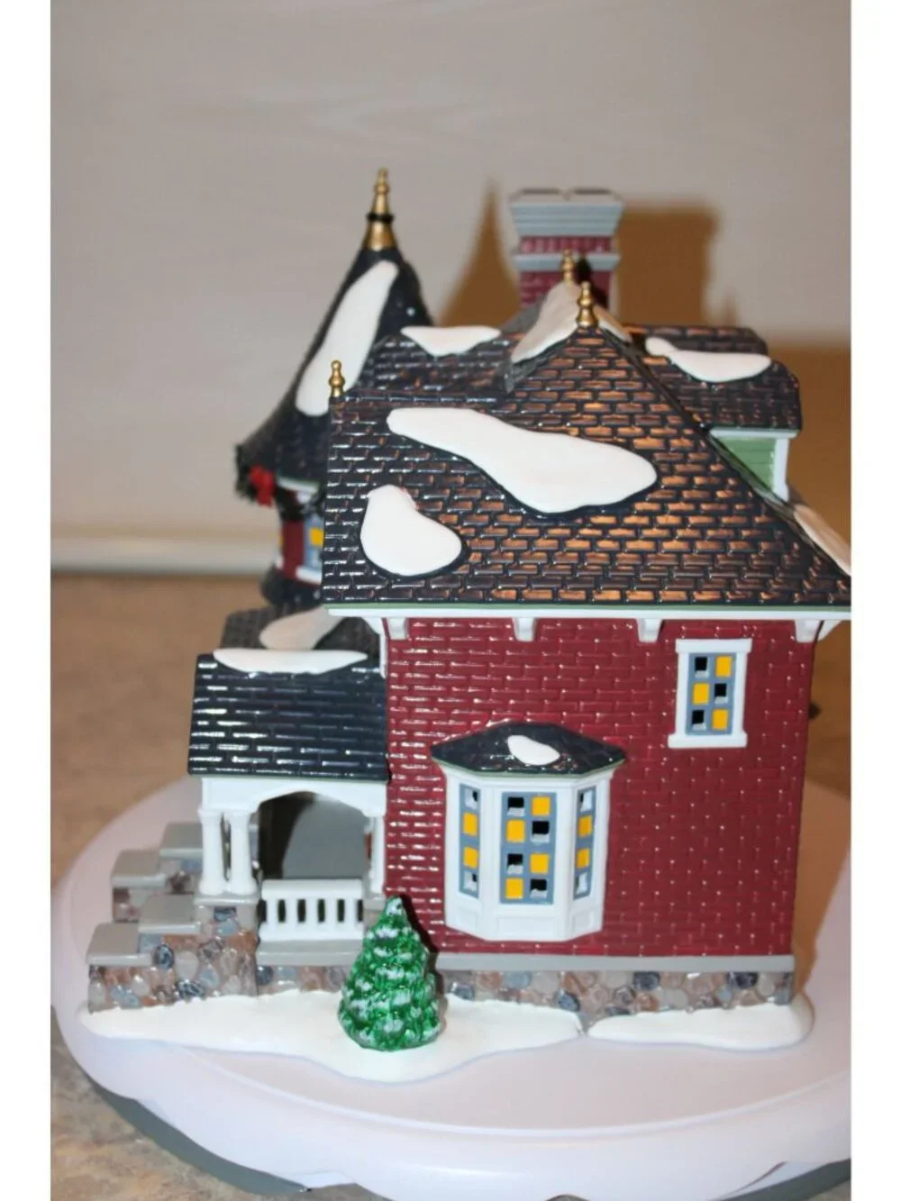Dept 56 Snow Village - 1224 Kissing Claus Lane Gift Set